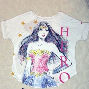 RARE  Wonder woman sketch, HERO relaxed fit top from six flags size large